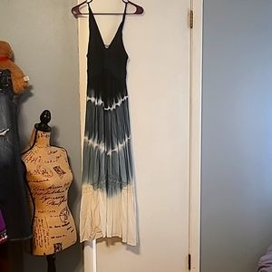 MAGIC NWT SIZE L MAXI MSRP 48$